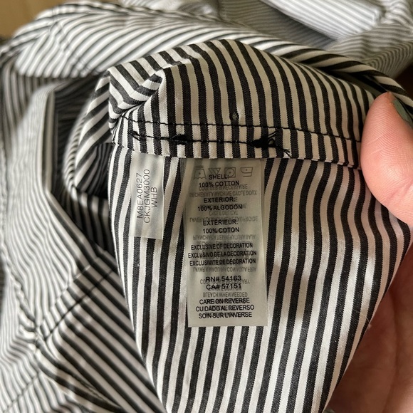 Calvin Klein| Poplin Wrap Top with Embroidered Balloon Sleeve•••+ Tie Waist - Picture 10 of 16